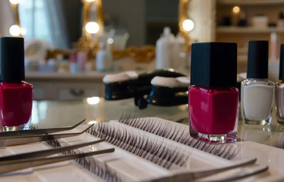 Маникюр и ресницы в 2026: что будут просить чаще